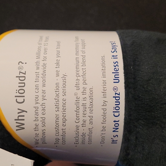 🚗🛫Travel Pillow w/ Sleep Mask - Picture 11 of 11